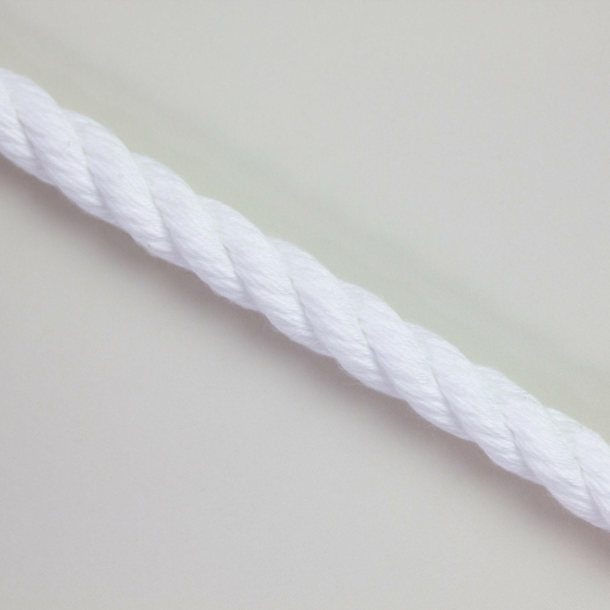 Classic Three Strand Matt Polyester - Arthur Beale