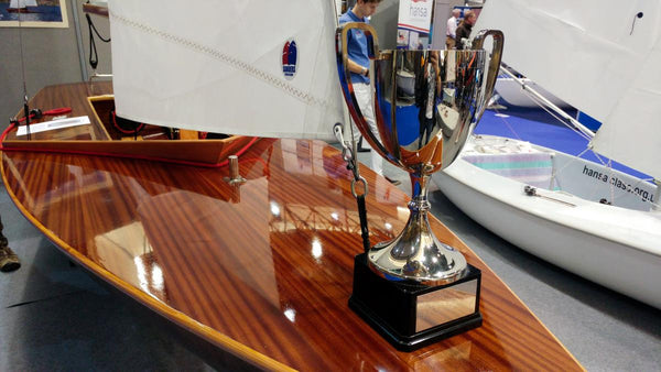 Johnson and Loftus Flying 10 wins Concours d'Elegance at RYA Dinghy Show