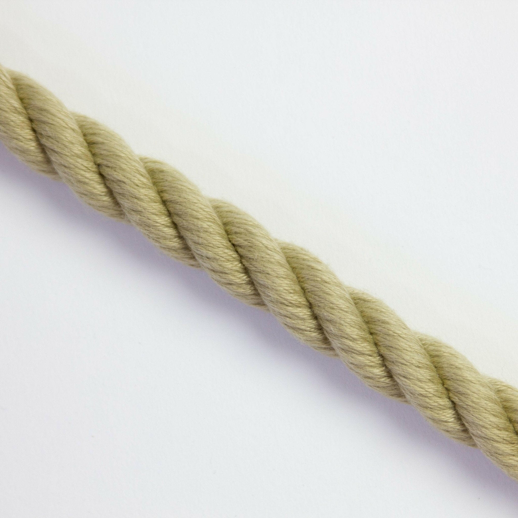 Classic Three Strand Matt Polyester - Arthur Beale